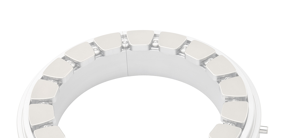 Tilting pad thrust bearing with 'Directed Lubrication'